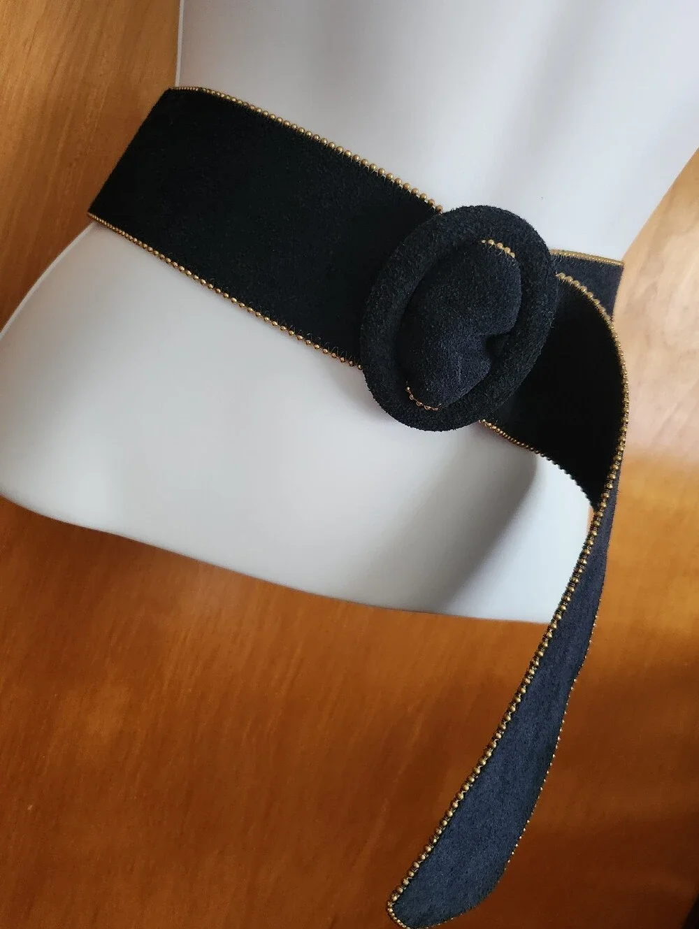 Ruza elegant belt out